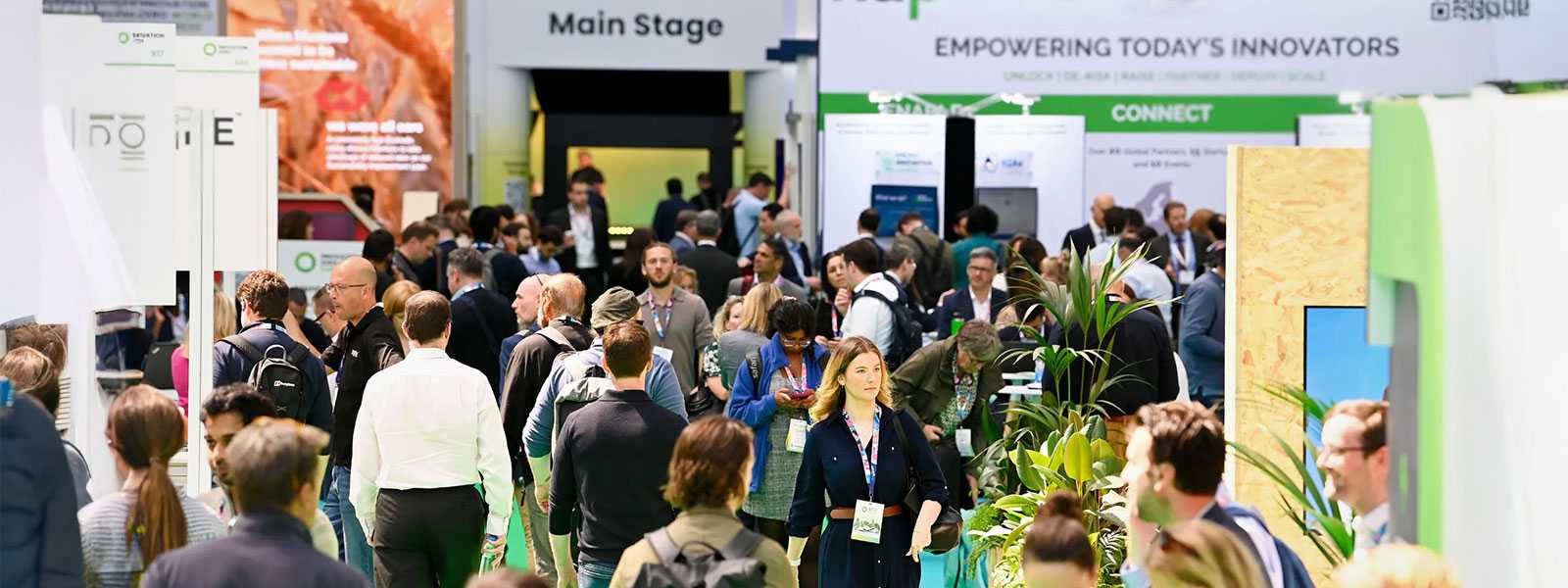 people at innovation zero world congress